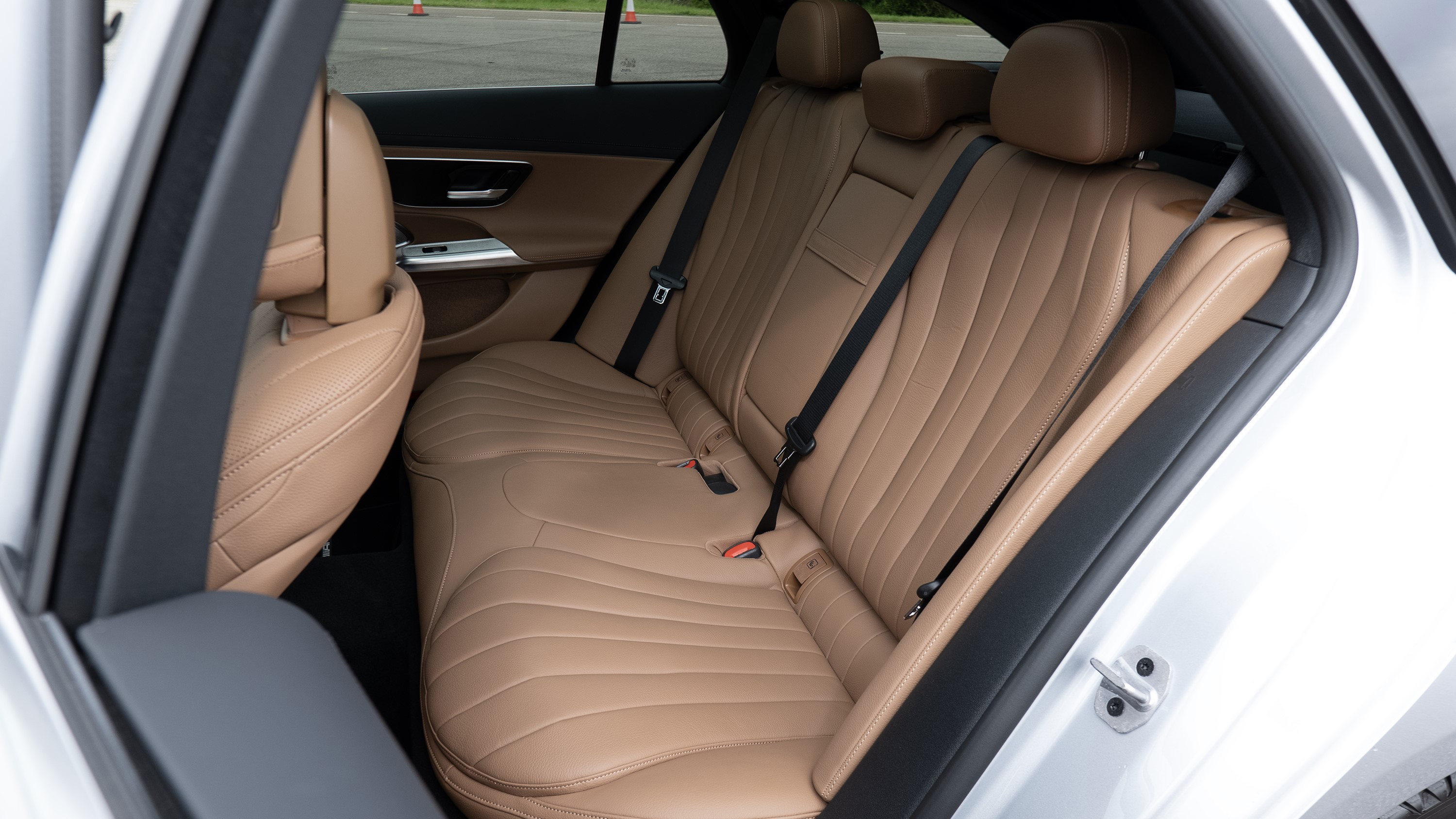 MERCEDES-BENZ E CLASS DIESEL ESTATE E300de Urban Edition 5dr 9G-Tronic